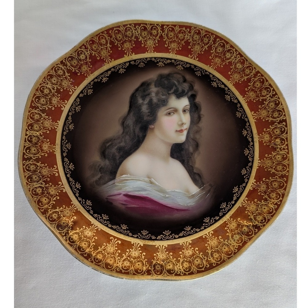 Royal Vienna Amorosa Portrait Plate Bavaria Mignon JS & Co Gold Gilt 9.5 Inch